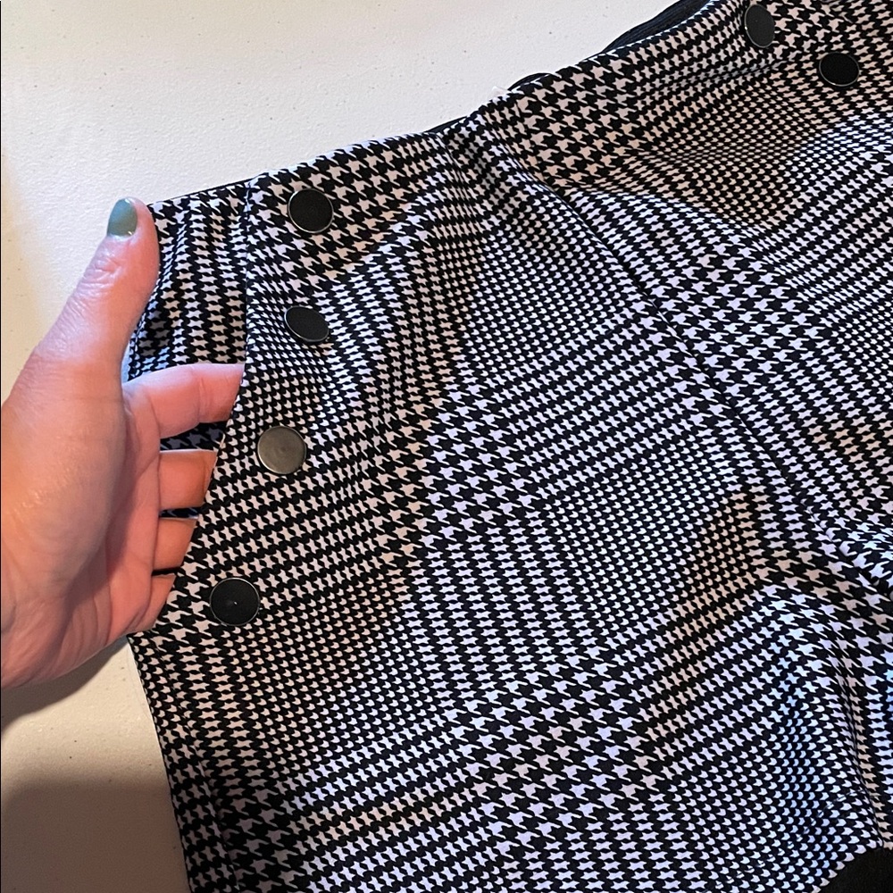 Free Haven High Waist Plaid Women's Shorts - Picture 3 of 4